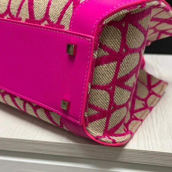 Valentino Garavani vlogo pink tote - Picture 5 of 6